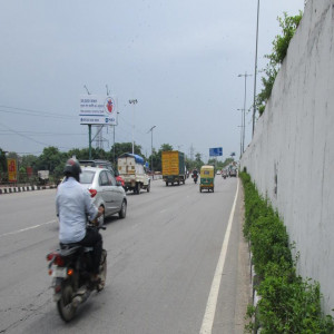 Near Geeta Colony Flyover