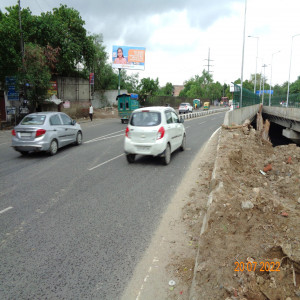 Oppsite Bharat Darshan Park