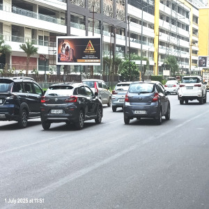 Spectrum  mall Noida Main Road Sec-50 Near by Metro Station