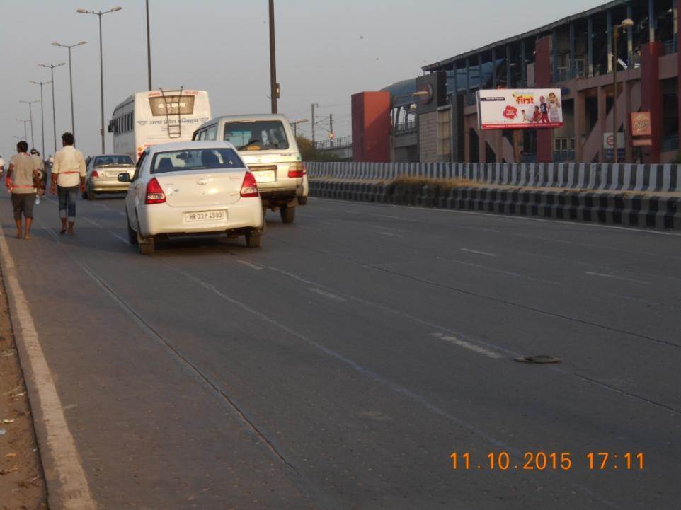 Dilshad Garden Metro Station, ISBT, New Delhi