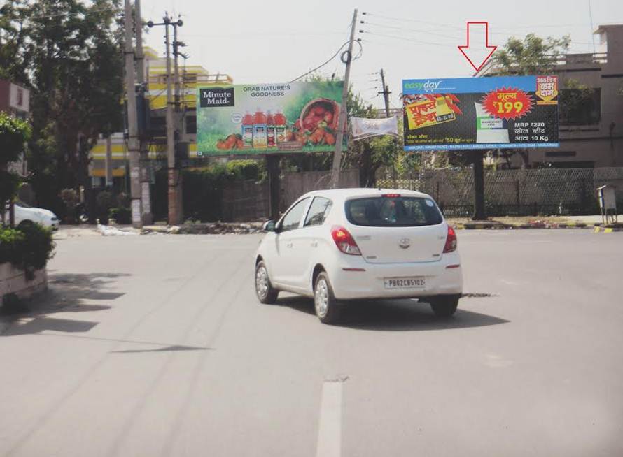 Ranjeet Avenue, Amritsar