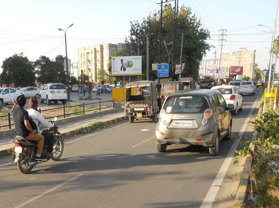 Ranjeet Avenue, Amritsar