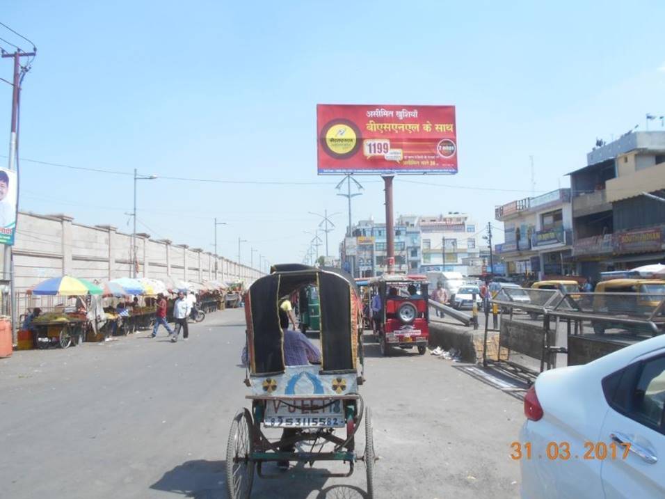 Kanpur Road Near Badnam Laddu, Lucknow