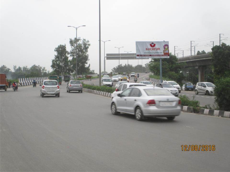 Lawrence Road Flyover Nr. Prem  Bari Red Lite Site