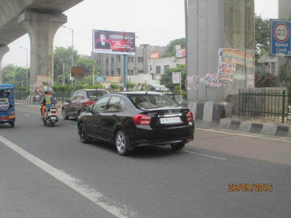 Nr. Pitampura  Metro St., Delhi