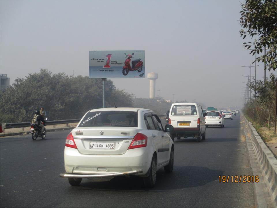 Jahangirpuri Bus stand, Delhi