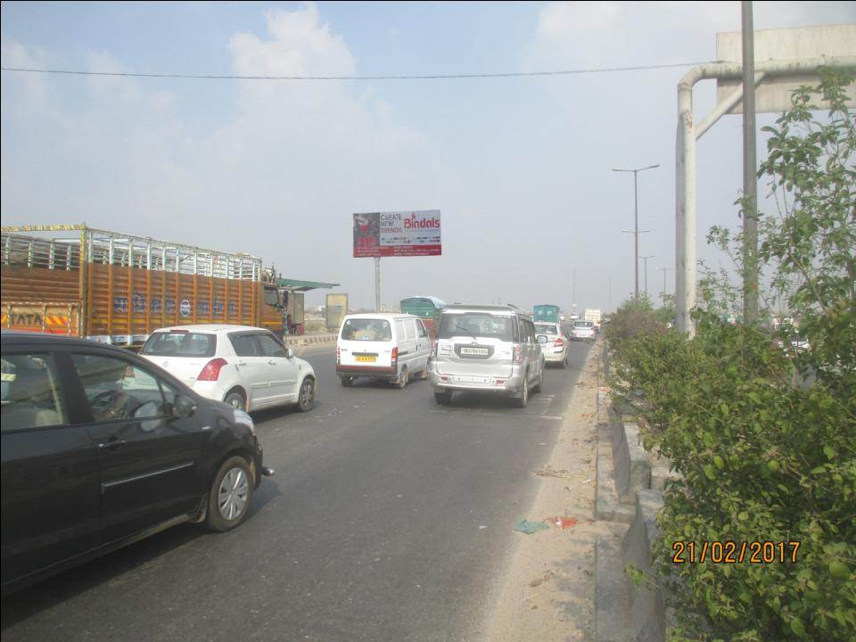 Mukarba Chowk Bus Stand, Delhi