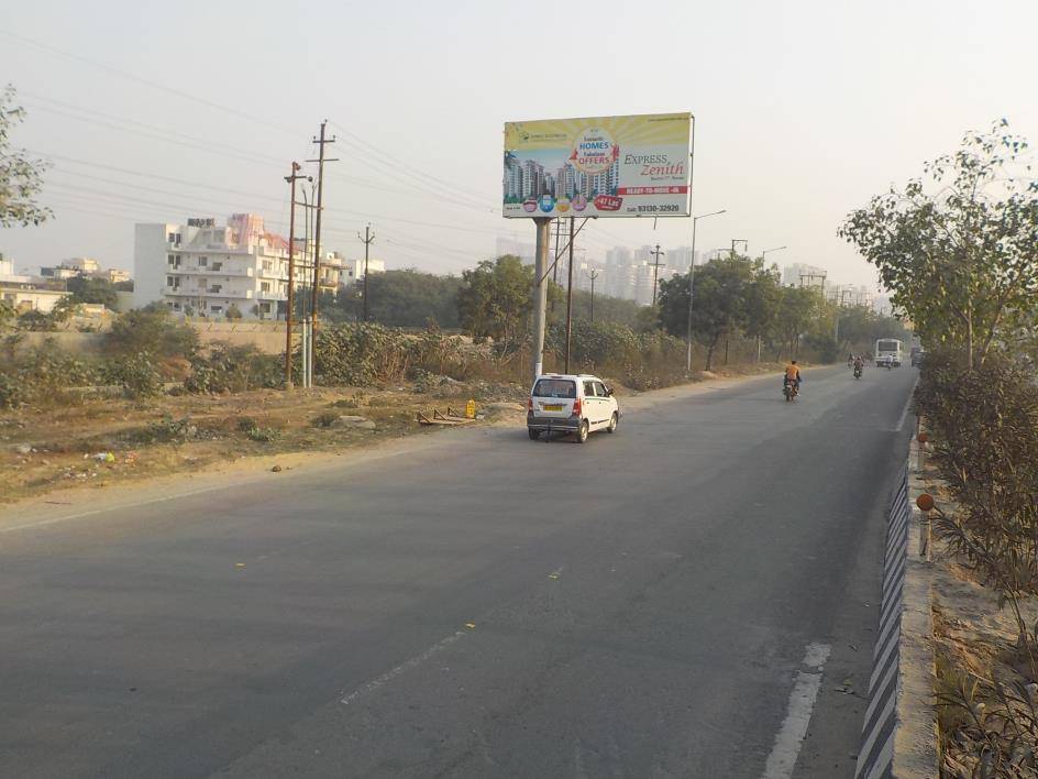 Before-71 Red Light Opp CNG Pump, Noida