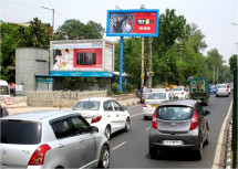 Saket Metro Station towards Badarpur 