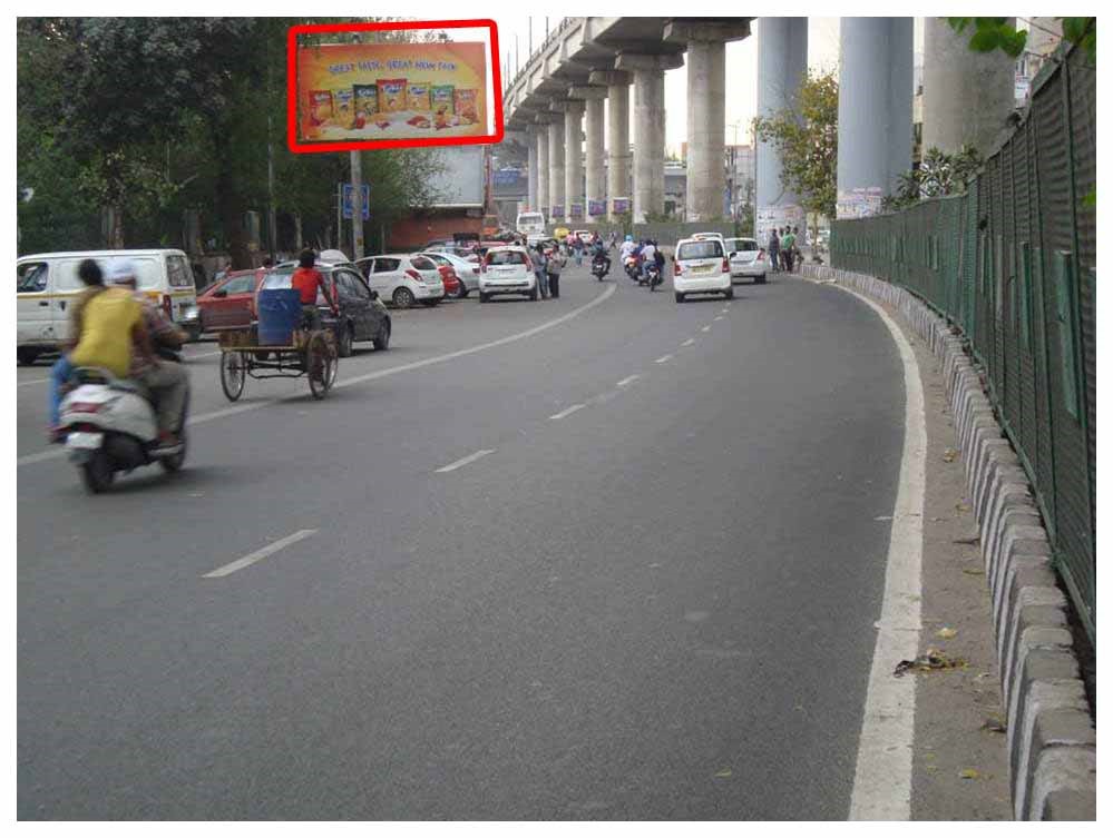 Raja Garden Chowk, Metro pillar no.372, Delhi