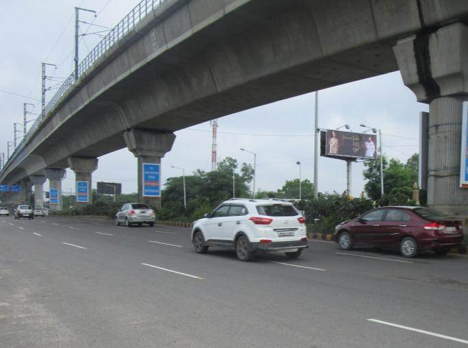 MG Road Entry RHS, Gurgaon