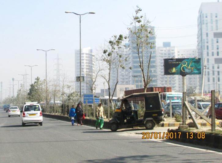 Outside Pioneer Park, Gurgaon