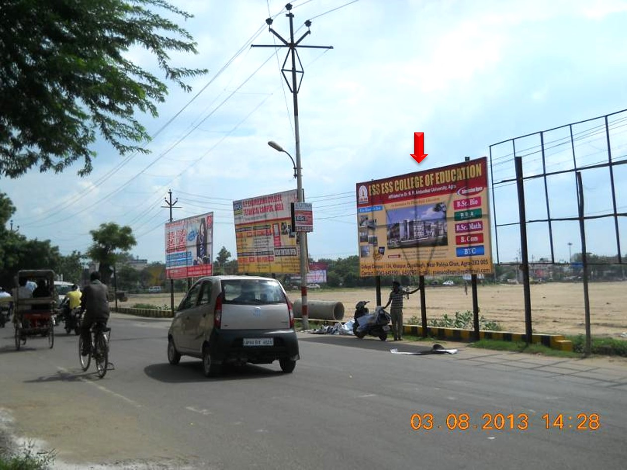 Kothi Meena Bazaar 2, Agra