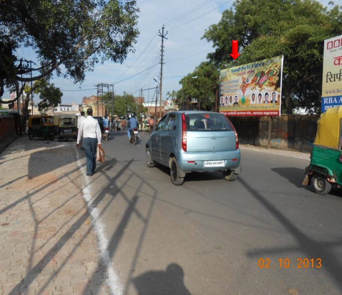 Lohamandi Road, Agra    