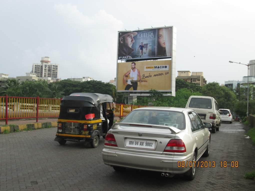 Andheri Lokhandwala Bridge , Mumbai