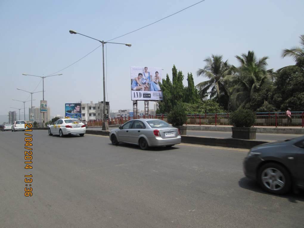 Borivali Flyover  W TO E  RHS 1 MT, Mumbai