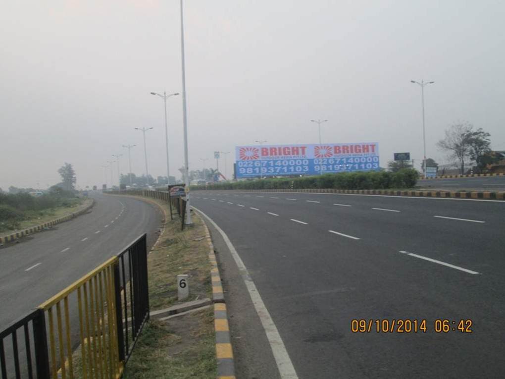 Mumbai Surat Highway At Pipodara Nr Shiv Shakti Petrol Pump ET, Mumbai