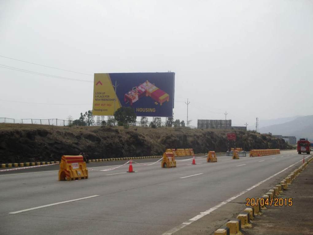 Mumbai Pune Exp Highway Nr Baur After Toll FCG PUNE MT