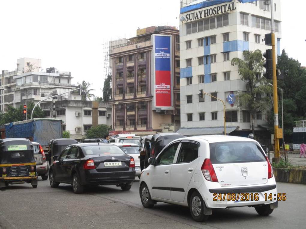 Juhu Gulmohar road nr sujay Hospital  trf going towards JVPD ET, Mumbai