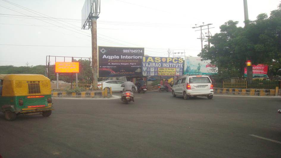 kothi Meena bazar Xing, Agra