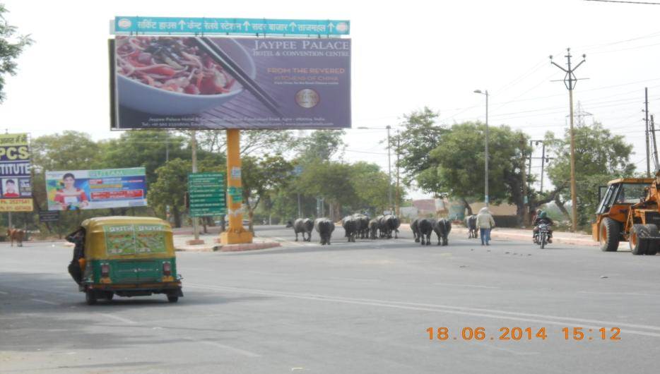 Fatehabad Road, Agra