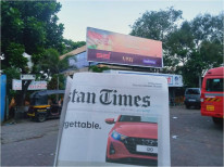 Bandra Band stand opp Taj landsend hotel 