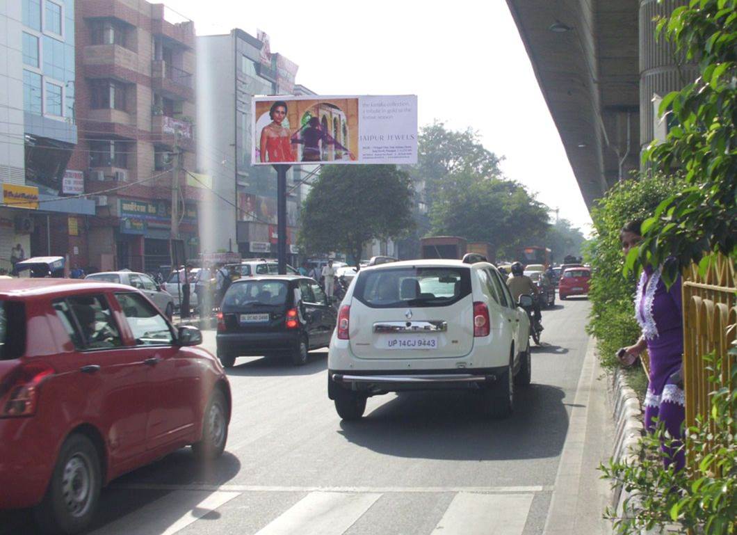 Preet Vihar Petrol Pump, New Delhi 