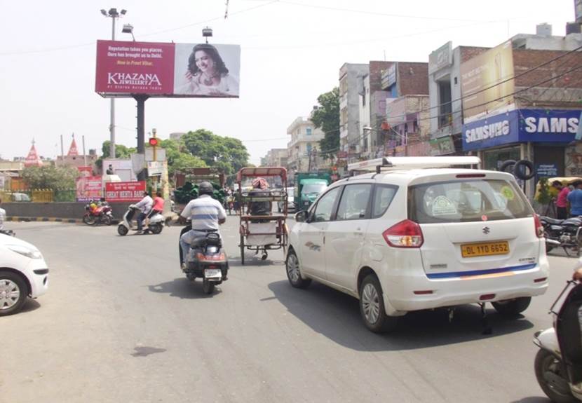 Main Market Geeta Colony, New Delhi 