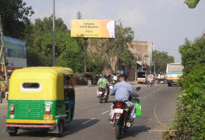 Near Shahdara Police Station, New Delhi