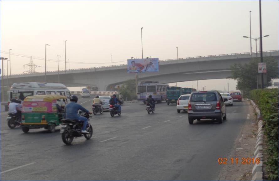 At the entrance of baraphulla flyover, Sidhartha Enclave, Pragati Maidan, New Delhi