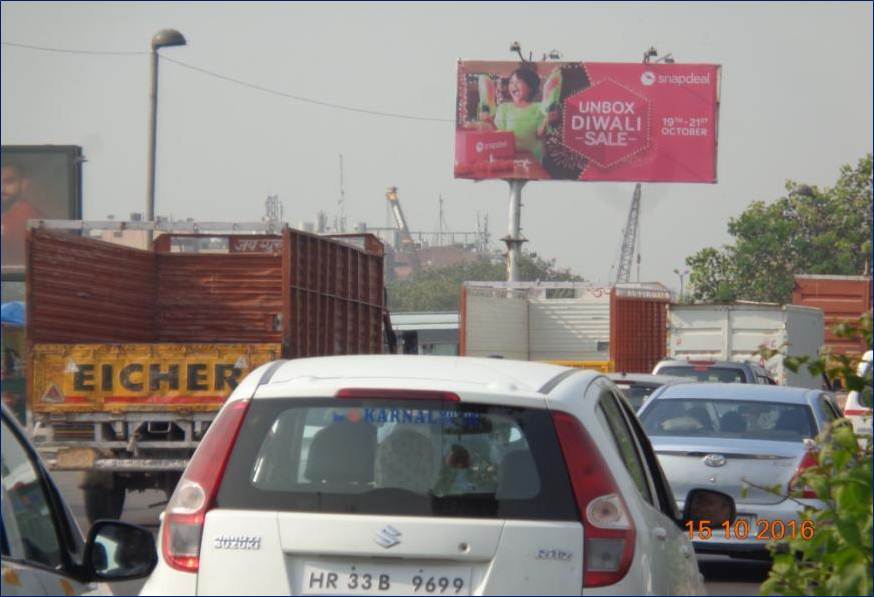 Sarai Kale Khan Railway Station & Bus Terminal, New Delhi