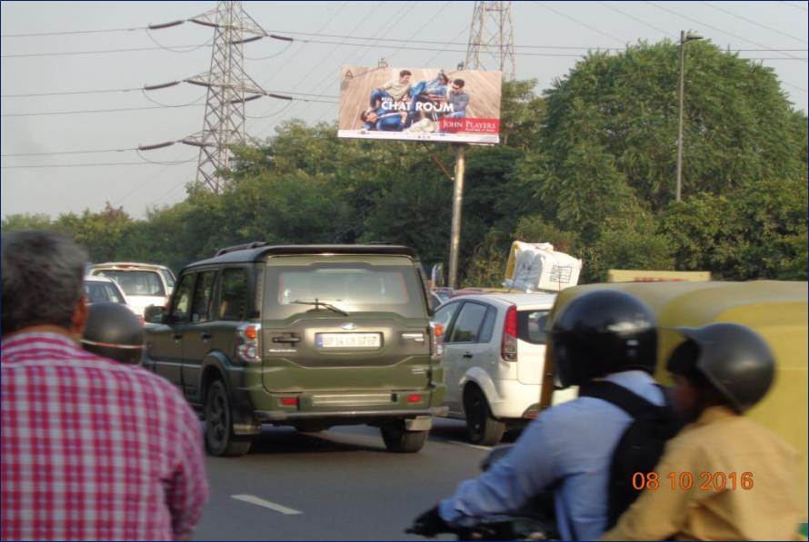 Opposite Sachiwalye, New Delhi