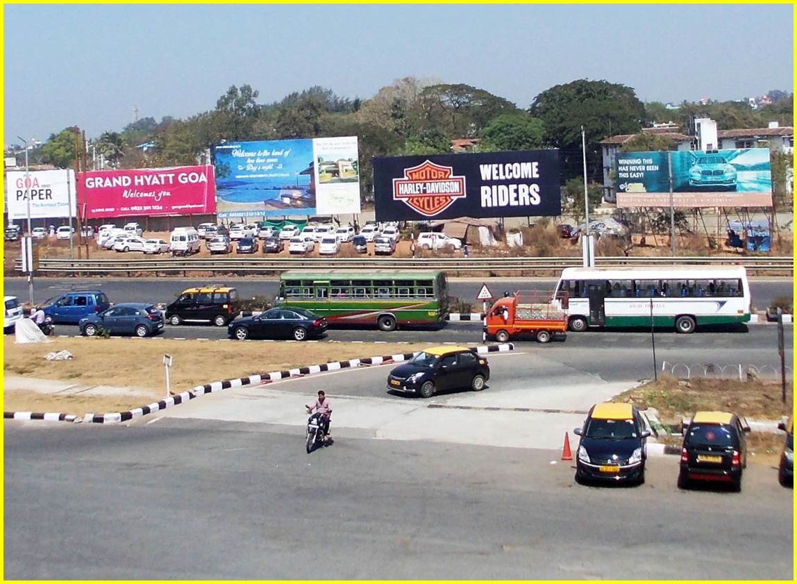 Outside Domestic / International Airport, Goa