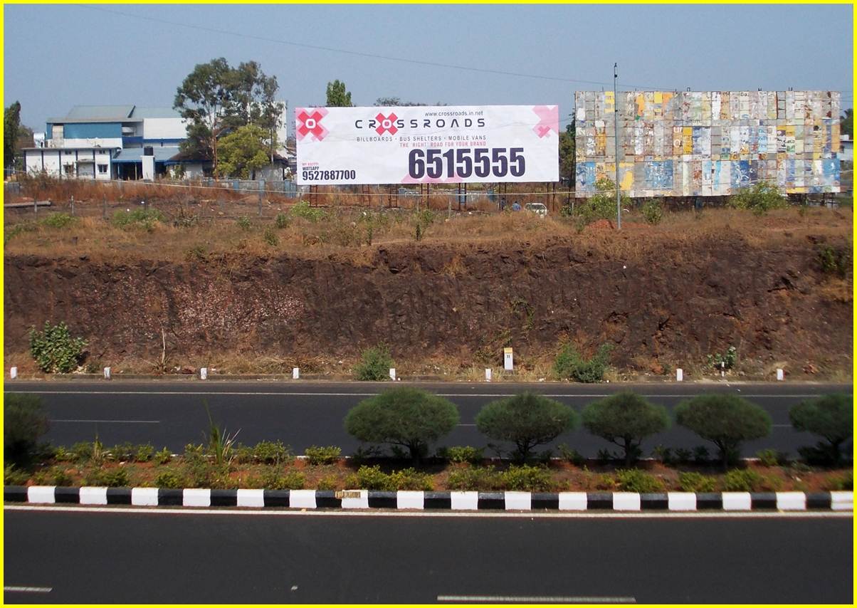 Outside Domestic / International Airport, Goa