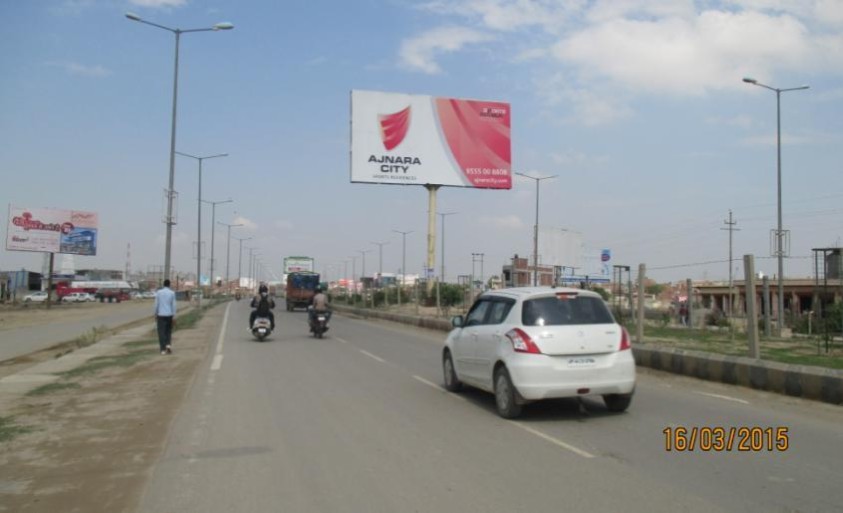 B2B C-5 NH 24 TOWARDS NOIDA EXTENSION AT _x000b_CENTRAL VERSE Noida