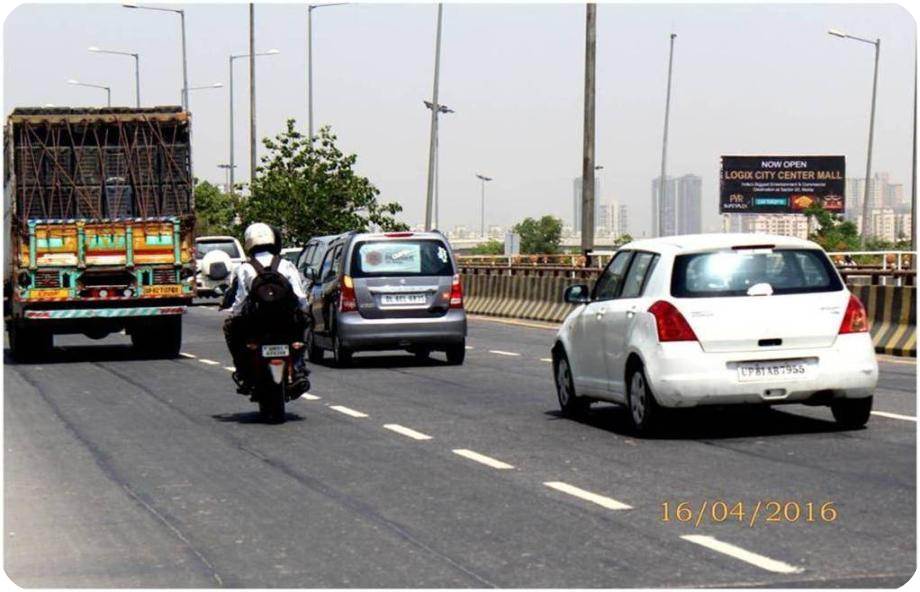 At Zero Point Yamuna Exp way, Noida